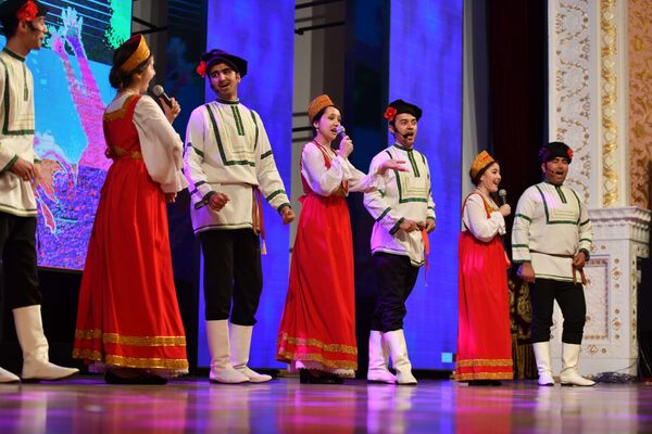 Концерт на молодежном фестивале Да здравствует дружба молодежи мира в Дангаре - Sputnik Таджикистан