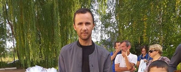 Акмал Мансуров с детьми - Sputnik Таджикистан