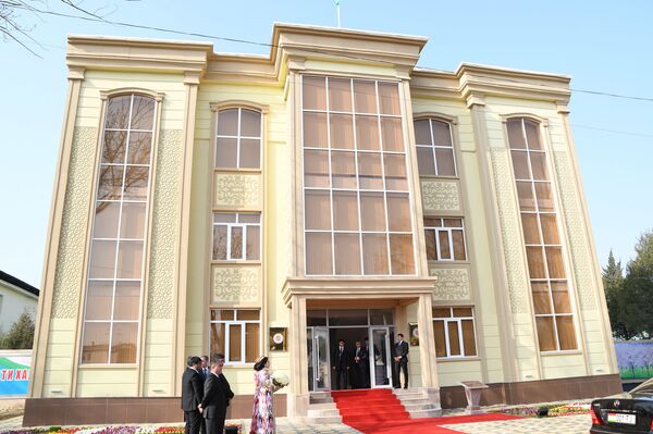 Саховатмандон барои ҳизби ҳоким бинои сеошёна сохтанд: Президент кушод-акс - Sputnik Тоҷикистон