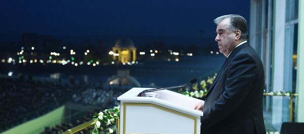 Эмомалӣ Раҳмон дар Хуҷанд рӯзи 22 марти соли 2020 Эмомалӣ Раҳмон дар Хуҷанд рӯзи 22 марти соли 2020 - Sputnik Тоҷикистон