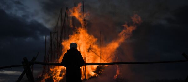 Сожжение, архивное фото - Sputnik Таджикистан