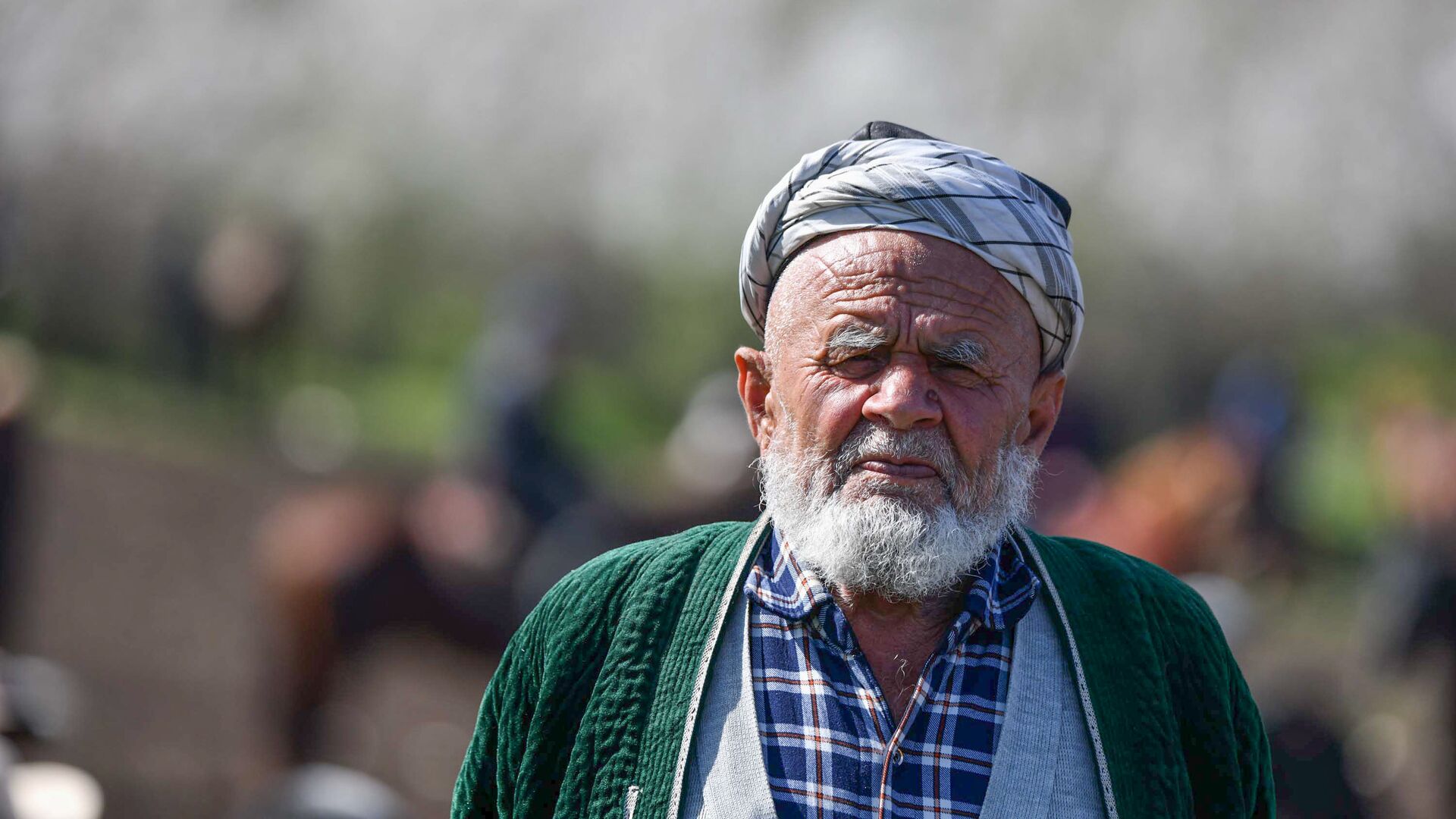 Пожилой человек на турнире бузкаши в Таджикистане - Sputnik Таджикистан, 1920, 06.04.2022