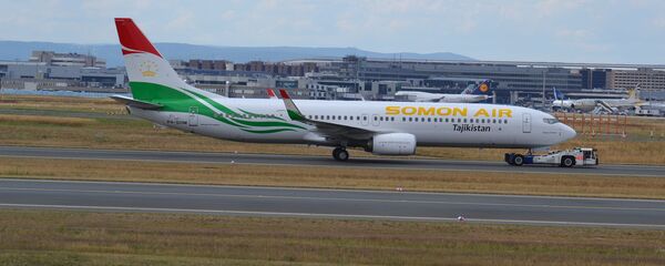 Самолет компании Сомон Эйр, архивное фото Самолет компании Сомон Эйр, архивное фото - Sputnik Таджикистан