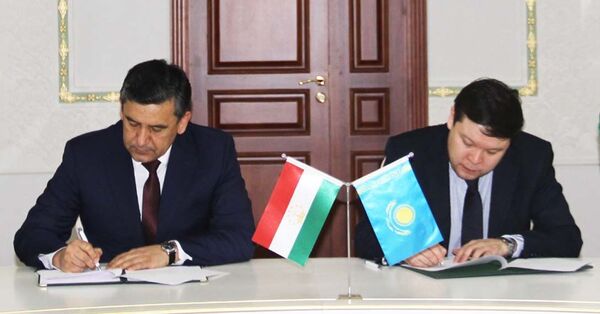Имзои созишномаи ҳамкорӣ миёни Амонатбонк ва ширкати қазоқии KazakhExport Имзои созишномаи ҳамкорӣ миёни Амонатбонк ва ширкати қазоқии KazakhExport - Sputnik Тоҷикистон