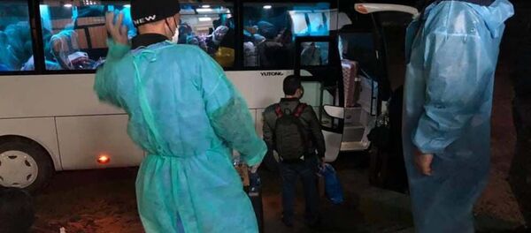 Пассажиров отправляют на карантин - Sputnik Тоҷикистон