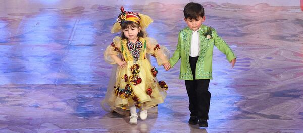 Фестиваль Таджикский атлас и адрас 2020 во дворце Арбоб - Sputnik Таджикистан