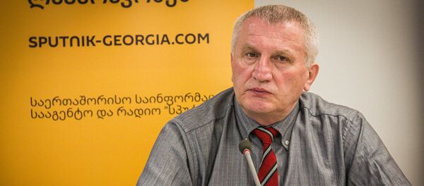 Эксперт по экономическим вопросам Демур Гиорхелидзе Эксперт по экономическим вопросам Демур Гиорхелидзе - Sputnik Таджикистан