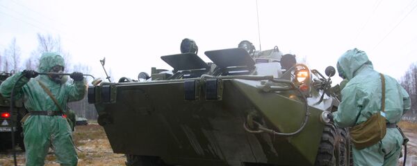 Учения взвода радиационной, химической и биологической защиты - Sputnik Тоҷикистон