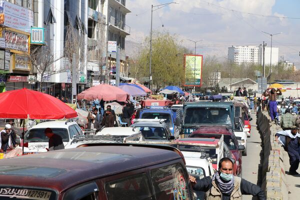Автомобильная пробка в Кабуле во время карантина - Sputnik Таджикистан