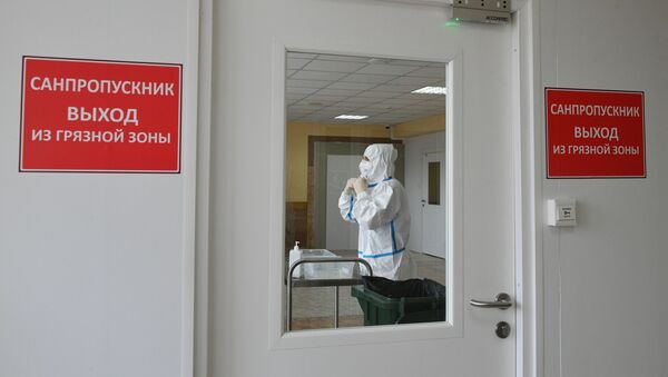 Медицинский работник в стационаре  - Sputnik Таджикистан