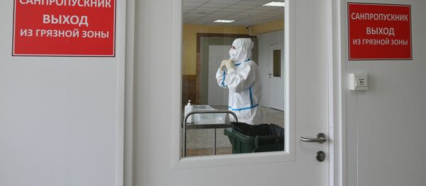 Медицинский работник в стационаре  - Sputnik Тоҷикистон