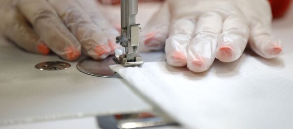 Производство медицинских масок - Sputnik Тоҷикистон