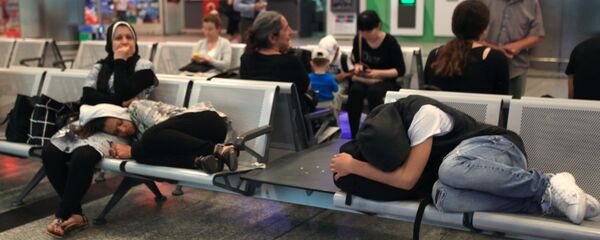 Ситуация в международном аэропорту имени Ататюрка в Стамбуле Ситуация в международном аэропорту имени Ататюрка в Стамбуле - Sputnik Таджикистан