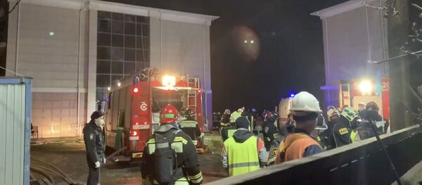 Как трудовые мигранты спасли людей во время пожара в Москве - YouTube - Sputnik Тоҷикистон