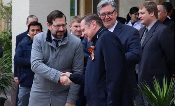 В Худжанде увековечили память госпиталя времен Великой Отечественной войны - Sputnik Таджикистан