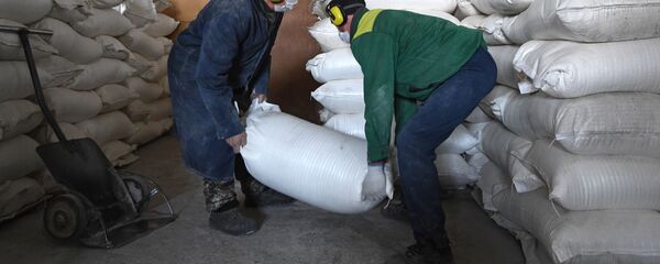 Мешки с мукой  - Sputnik Тоҷикистон