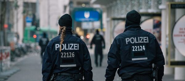 Сотрудники полиции в Берлине Сотрудники полиции в Берлине - Sputnik Таджикистан