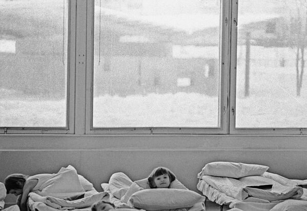 Всплеск заболеваемости гриппом. В детском отделении одной из московских клиник. 1967 год - Sputnik Таджикистан