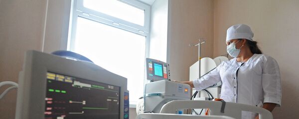 Подготовка оборудования для искусственной вентиляции легких - Sputnik Таджикистан