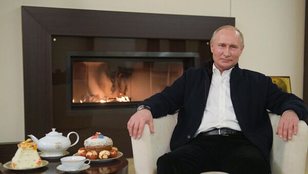 Владимир Путин на Пасху - Sputnik Таджикистан