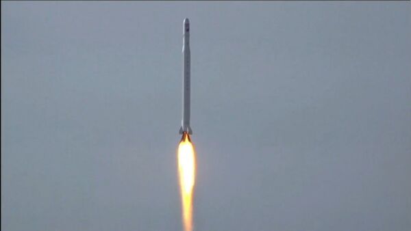 Иран сообщил о запуске военного спутника Свет - YouTube - Sputnik Таджикистан