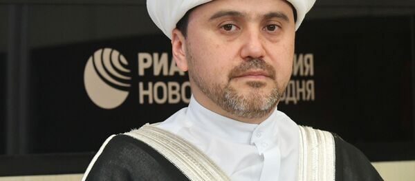 Первый заместитель председателя Духовного управления мусульман РФ Рушан Аббясов Первый заместитель председателя Духовного управления мусульман РФ Рушан Аббясов - Sputnik Тоҷикистон
