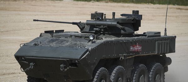 Бронетранспортер (БТР) на колесной платформе Бумеранг - Sputnik Таджикистан