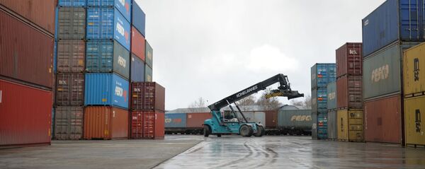 Погрузка контейнеров, архивное фото - Sputnik Тоҷикистон