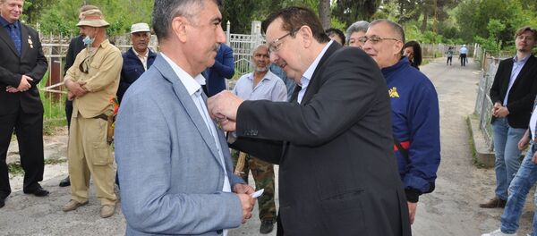 Российский посол в Таджикистане вручил всем участникам, в том числе гражданским активистам, медали в честь 75-летия Победы - Sputnik Таджикистан