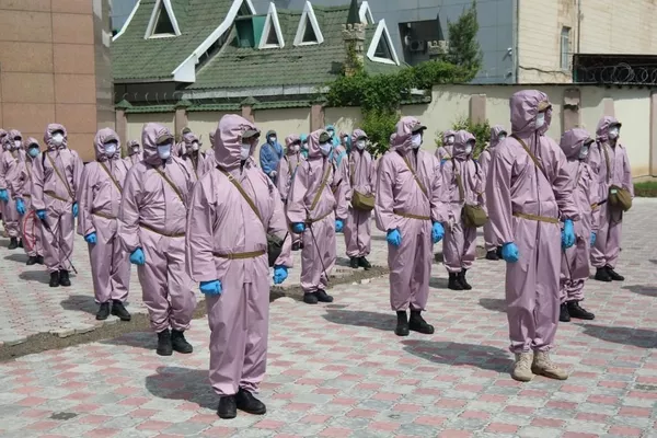 Супоришҳои қатъии Раҳимзода дар робита ба COVID-19: кӯчаҳои Душанбе дезинфексия шаванд