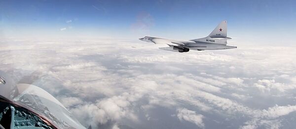 Российские Ту-160 выполнили плановый полет над Балтикой - YouTube Российские Ту-160 выполнили плановый полет над Балтикой - YouTube - Sputnik Таджикистан