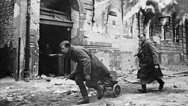 Советские войска в Берлине, 1945 год - Sputnik Таджикистан