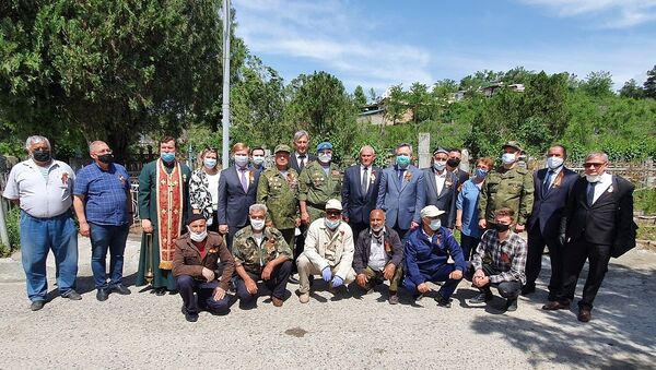 Посольство РФ в Душанбе наградило военных активистов медалями в честь 75-летия Победы  - Sputnik Таджикистан