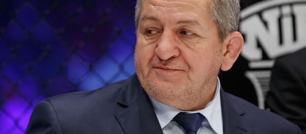 Заслуженный тренер России, старший тренер сборной команды республики Дагестан по боевому самбо, чемпион Украины по дзюдо и самбо Абдулманап Нурмагомедов - Sputnik Тоҷикистон