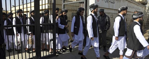 Афганские заключенные готовятся к освобождению из тюрьмы, архивное фото - Sputnik Тоҷикистон