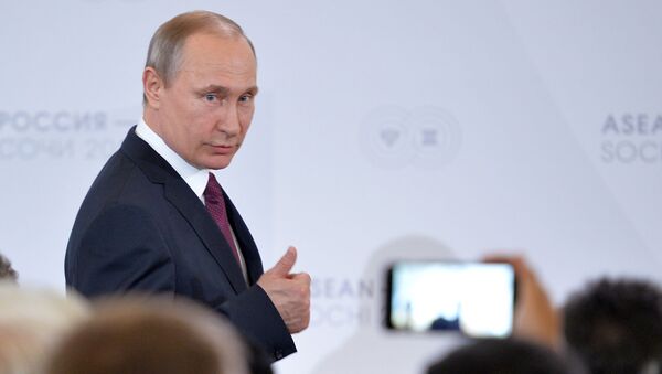  Владимир Путин на встрече глав делегаций-участников саммита Россия — АСЕАН в Сочи, 2016 год - Sputnik Таджикистан