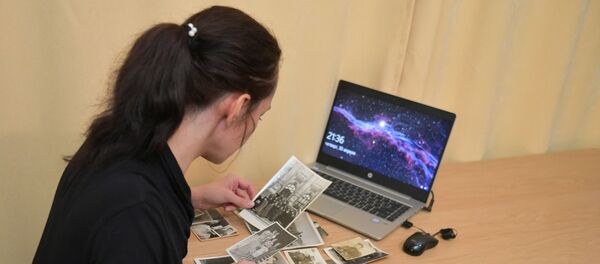 Подготовка к участию в акции Бессмертный полк онлайн - Sputnik Таджикистан