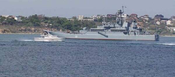 Черноморский флот провел репетицию морской части парада в Севастополе - YouTube - Sputnik Таджикистан
