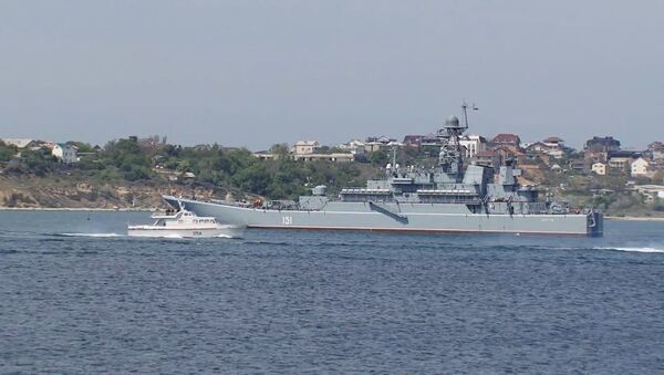 Черноморский флот провел репетицию морской части парада в Севастополе - YouTube - Sputnik Таджикистан