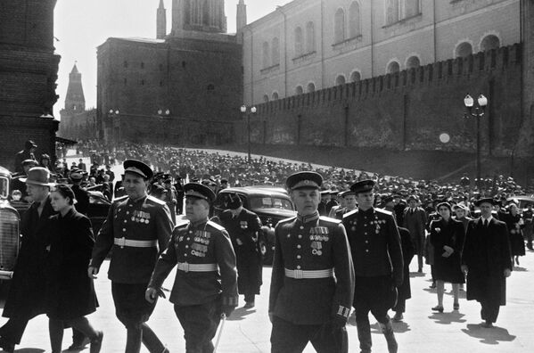 Парад Победы 9 мая 1945 года в Москве - Sputnik Таджикистан