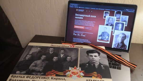 Подготовка к участию в акции Бессмертный полк онлайн - Sputnik Таджикистан