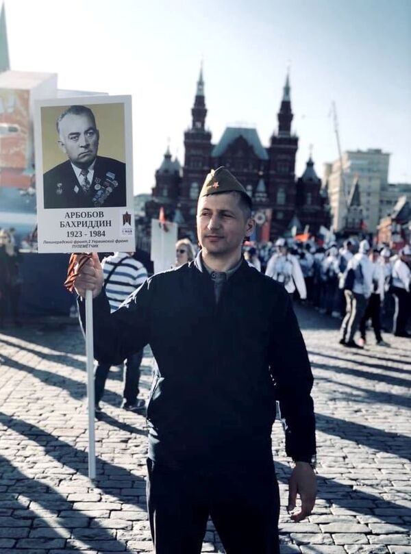 Бессмертный полк идет по Таджикистану Бессмертный полк идет по Таджикистану - Sputnik Таджикистан