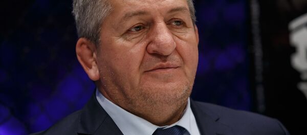 Заслуженный тренер России, старший тренер сборной команды республики Дагестан по боевому самбо, чемпион Украины по дзюдо и самбо Абдулманап Нурмагомедов - Sputnik Тоҷикистон