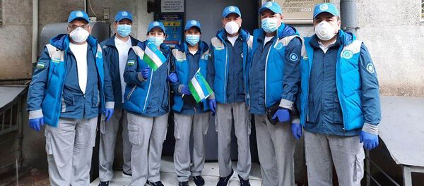 Специалисты здравоохранения Республики Узбекистан провели тренинг по методам ношения медицинской формы  - Sputnik Таджикистан