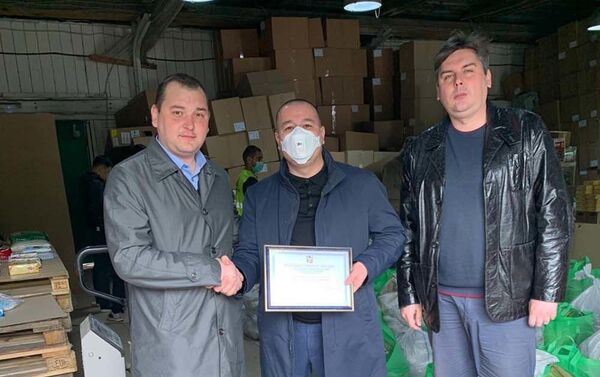В Москве и Подмосковье нуждающимся мигрантам раздали 55 тонн продуктов - Sputnik Таджикистан