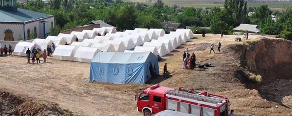 Временный лагерь для жителей Хурсона пострадавших от стихийного бедствия Временный лагерь для жителей Хурсона пострадавших от стихийного бедствия - Sputnik Таджикистан