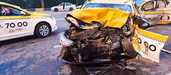 Дтп с таксти в Душанбе - Sputnik Тоҷикистон