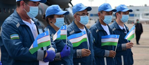 Команда узбекских вирусологов вернулась домой Команда узбекских вирусологов вернулась домой - Sputnik Таджикистан