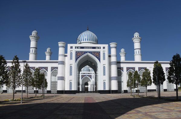 В Душанбе открыли самую большую мечеть в Таджикистане. - Sputnik Таджикистан