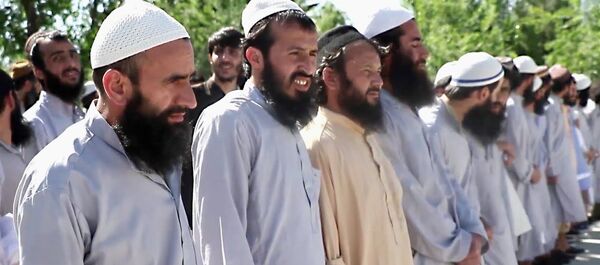 Жест доброй воли: власти Афганистана освободили сотни талибов - YouTube - Sputnik Таджикистан